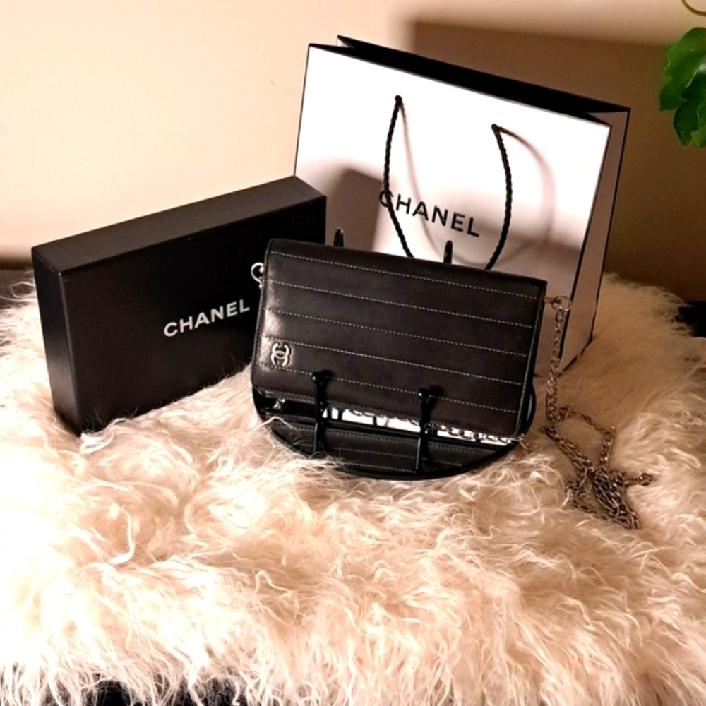 Chanel Mademoiselle Wallet in Good Condition